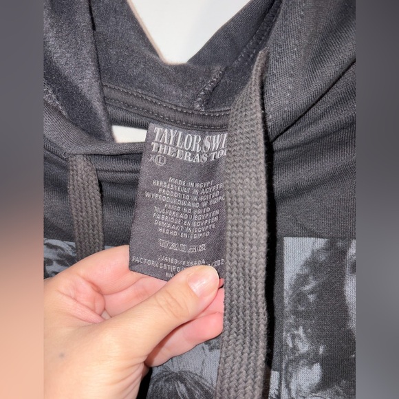NWOT Taylor swift XL Hoodie - Picture 2 of 5